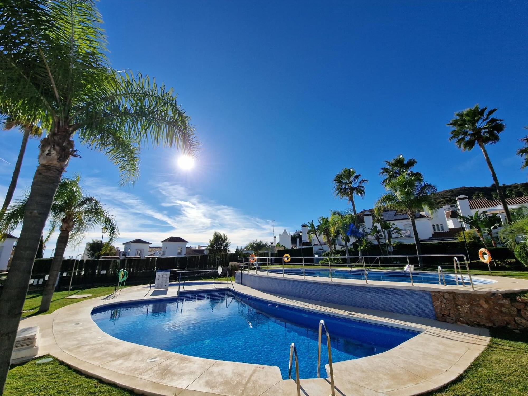 Sun & Palms - Cozy Flat In Quiet Neighbourhood With A Great Pool Area Daire Málaga Dış mekan fotoğraf