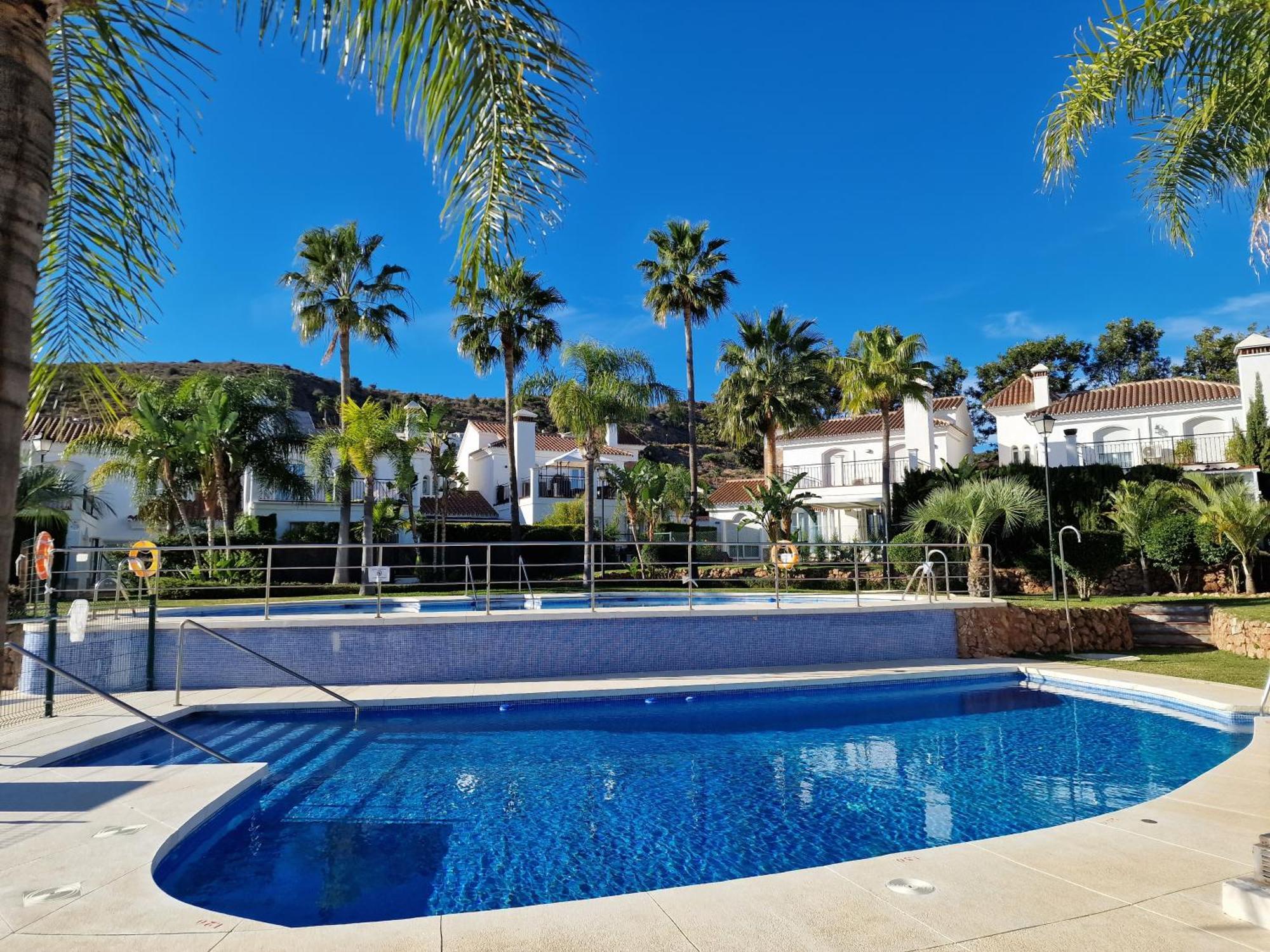 Sun & Palms - Cozy Flat In Quiet Neighbourhood With A Great Pool Area Daire Málaga Dış mekan fotoğraf